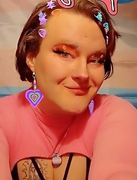 Red hair with a grey dress