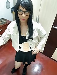 The sweet and charming Sakura Nakamura in her vintage Japanese attire.