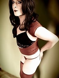 Enjoying anal pleasure in neon green