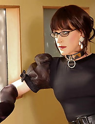 Ugly tranny babes are getting nude on pictures