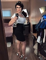 HQ shemale mistresses get their bum drilled