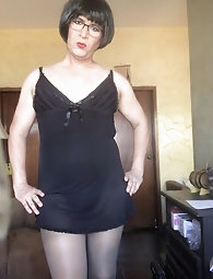 Joeys feet girls: Neko Shaylas sole play and rubbing - 7 images