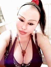 TGIRL40: The alluring Jasmine!