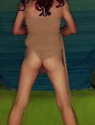 Exciting t-girl prostitutes enjoy to pose