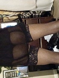 Craving for Sabinas seductive feet at Joeystranfeetgirls